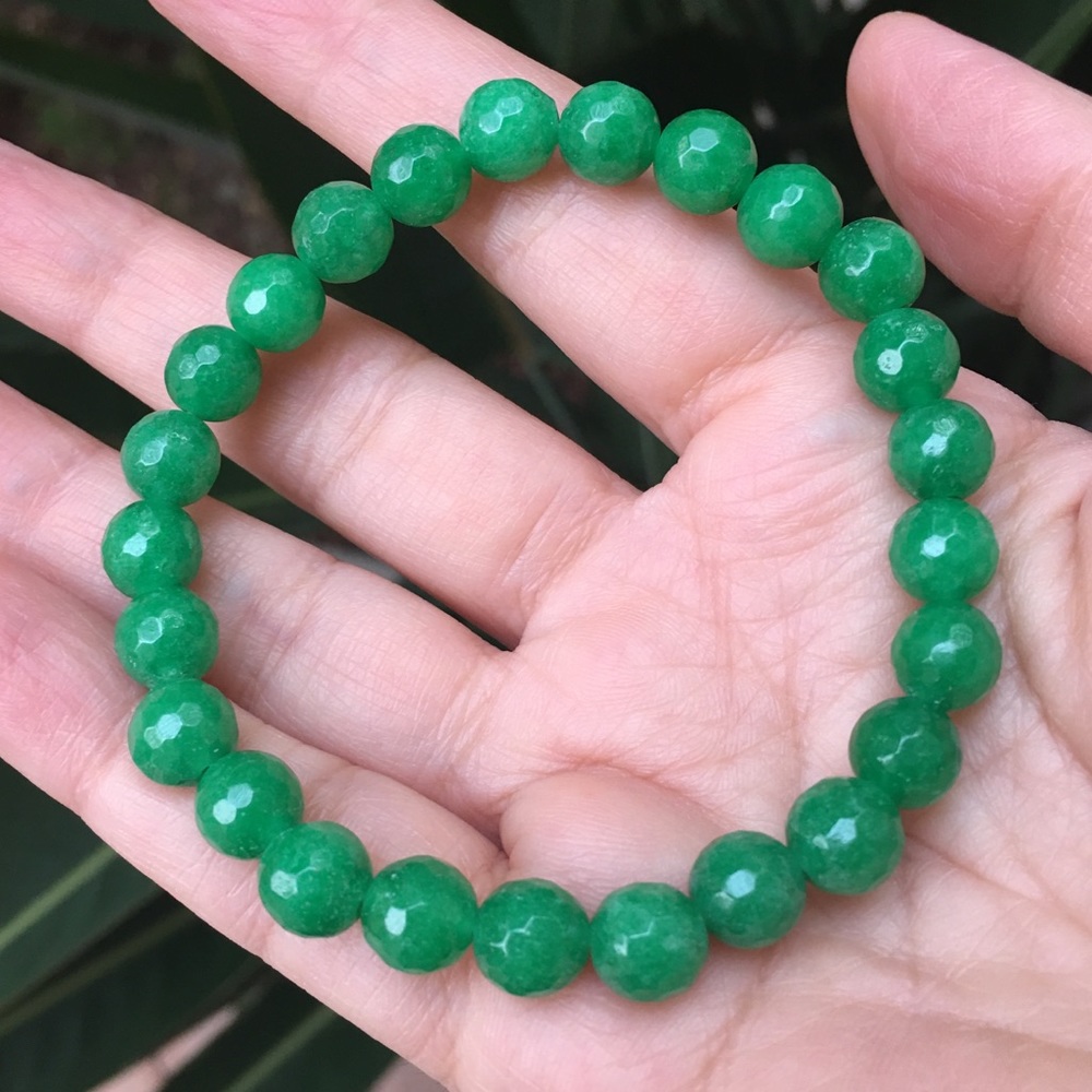 Green jade faceted 8mm bead stretchy bracelet bangle